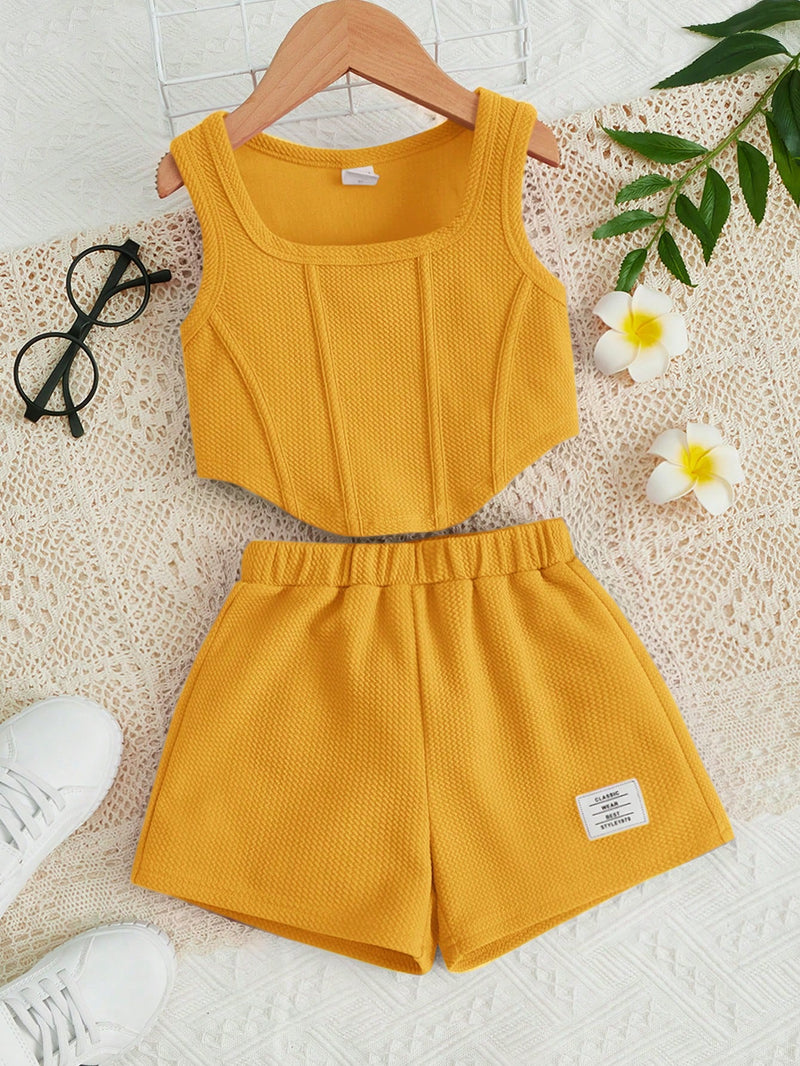 Young Girl Square Neck Tank Top & Letter Patched Shorts